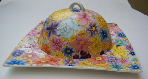 כלי הפרחים במוד סגור