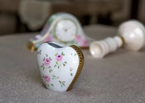 כד לב שושנים