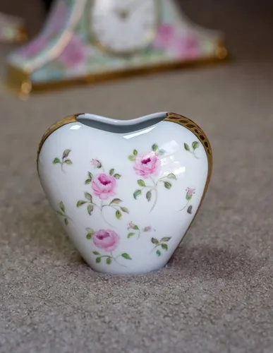 כד לב שושנים