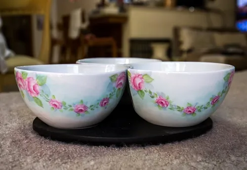 שילוב של 3 קעריות בעיטור עלים וורדים