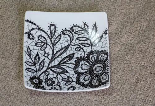 צלחת עם עיטור 'תחרות'. למדתי בקורס מיוחד בשוויץ עם Mariela