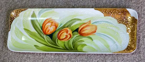 צלחת עם צבעונים