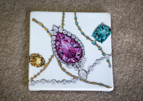 חיקוי של אבנים יקרות למדתי בקורס מיוחד אצל Peter Faust בשוויץ